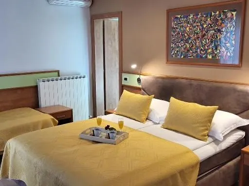 Bed And Breakfast La Rossa Umag