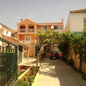 https://apartments-tutina.hotelinzadar.com